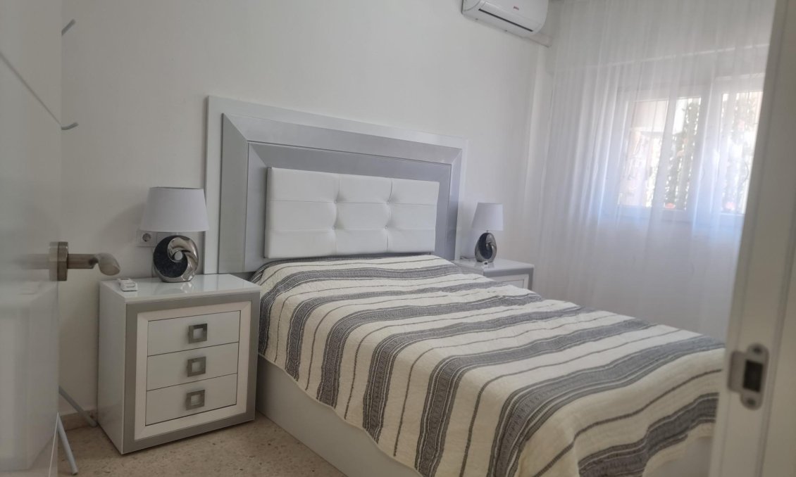 Wiederverkauf - Wohnung -
Torrevieja - Playa de los Locos