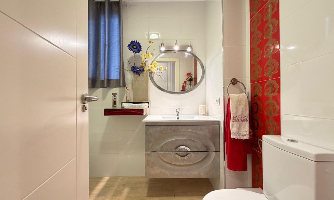 Wiederverkauf - Wohnung -
Torrevieja - Paseo Maritimo