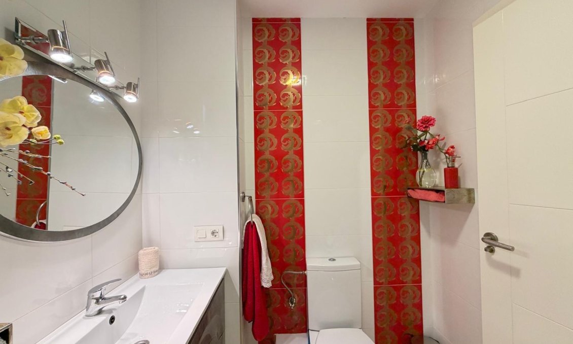 Wiederverkauf - Wohnung -
Torrevieja - Paseo Maritimo