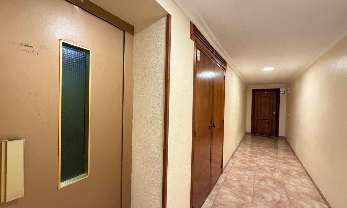 Wiederverkauf - Wohnung -
Torrevieja - Paseo Maritimo