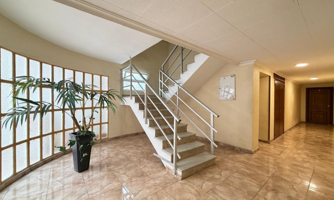 Wiederverkauf - Wohnung -
Torrevieja - Paseo Maritimo