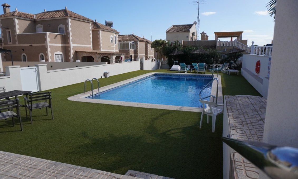 Wiederverkauf - Villa -
Villamartin - Costa Blanca
