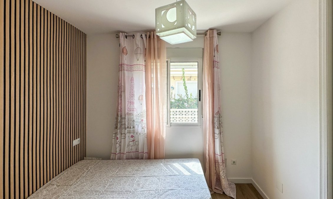 Wiederverkauf - Villa -
Villamartin - Costa Blanca