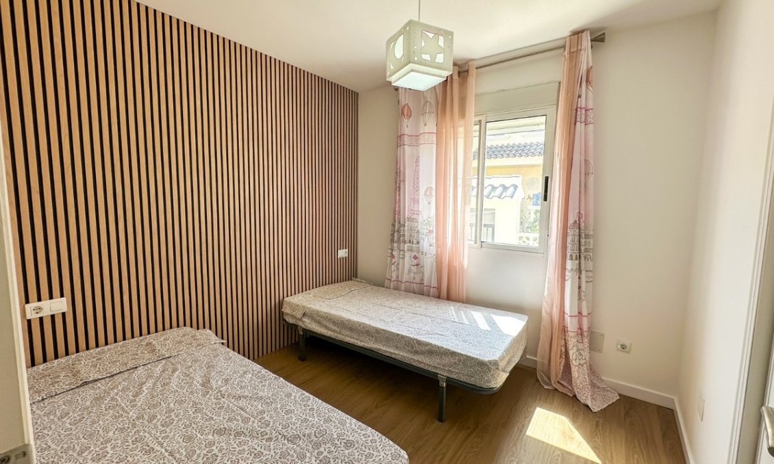 Wiederverkauf - Villa -
Villamartin - Costa Blanca