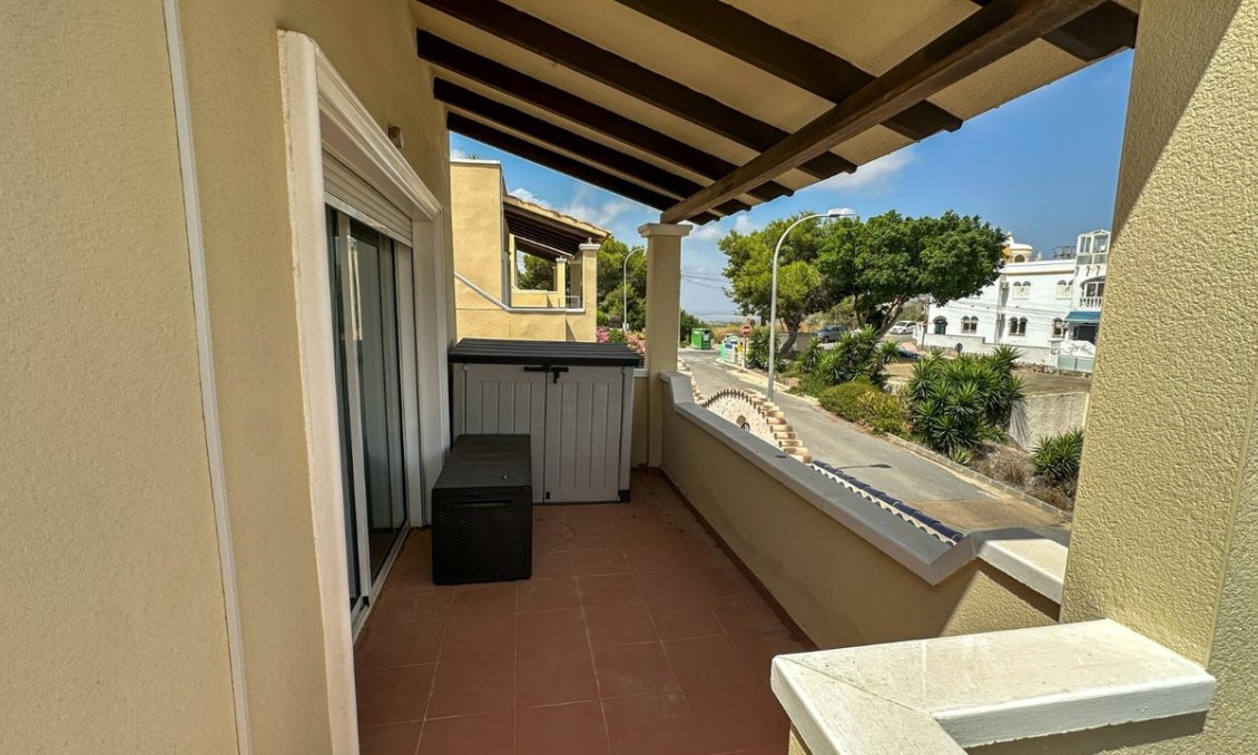 Wiederverkauf - Villa -
Villamartin - Costa Blanca