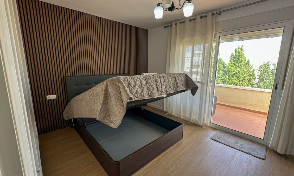 Wiederverkauf - Villa -
Villamartin - Costa Blanca