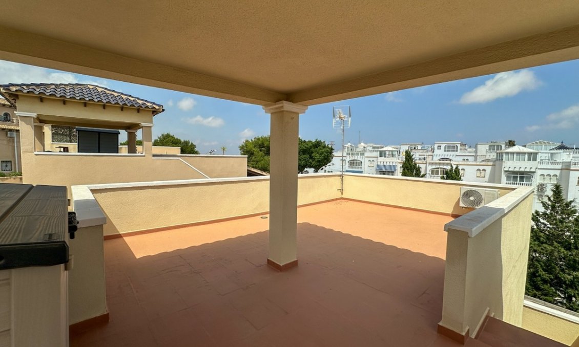 Wiederverkauf - Villa -
Villamartin - Costa Blanca
