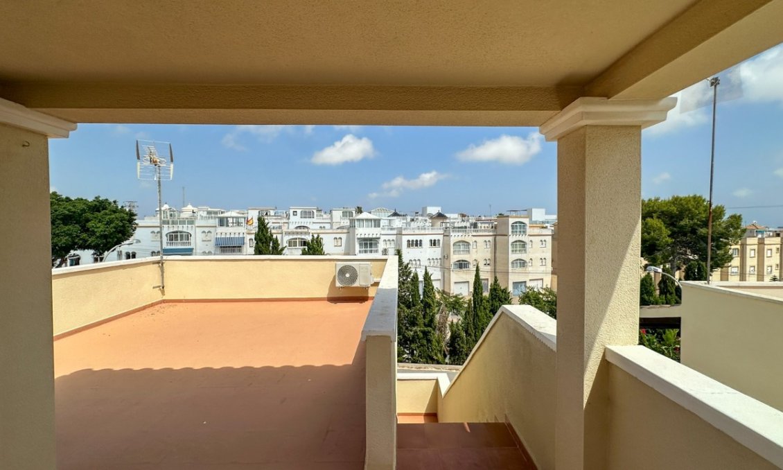 Wiederverkauf - Villa -
Villamartin - Costa Blanca