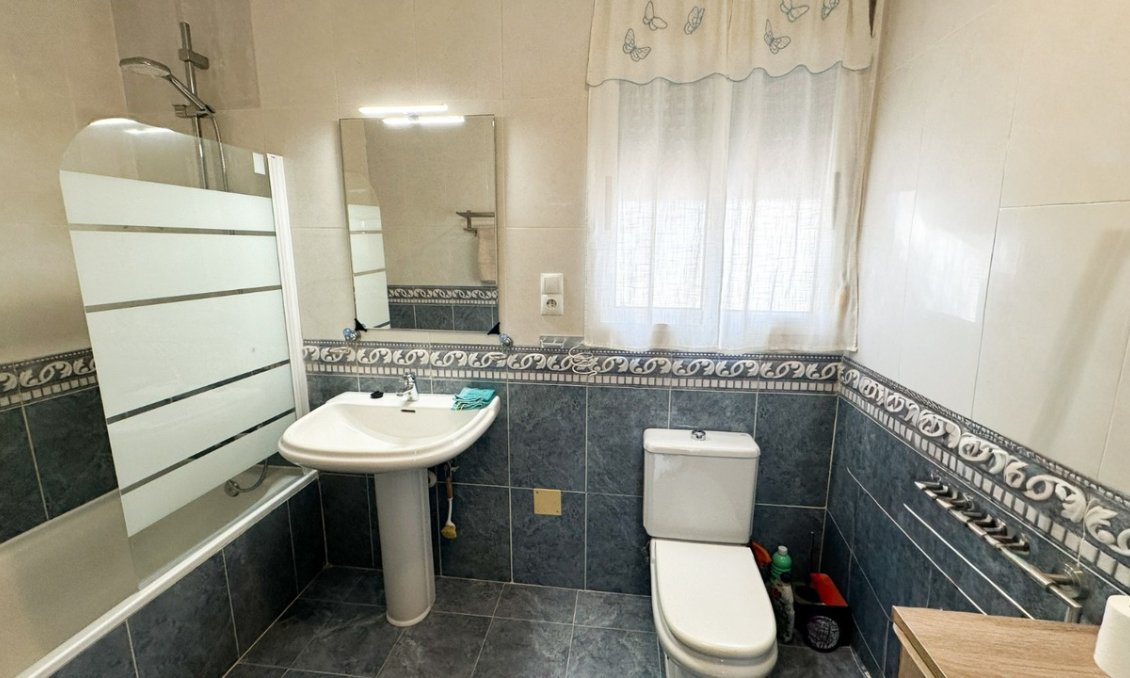 Wiederverkauf - Villa -
Villamartin - Costa Blanca