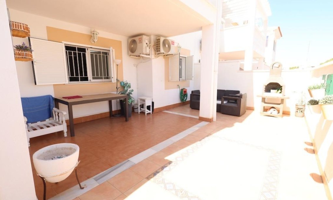 Wiederverkauf - Bungalow -
Orihuela Costa - Costa Blanca