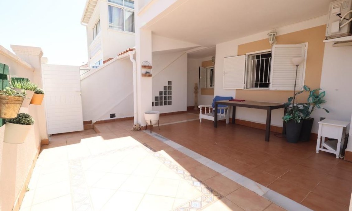 Wiederverkauf - Bungalow -
Orihuela Costa - Costa Blanca