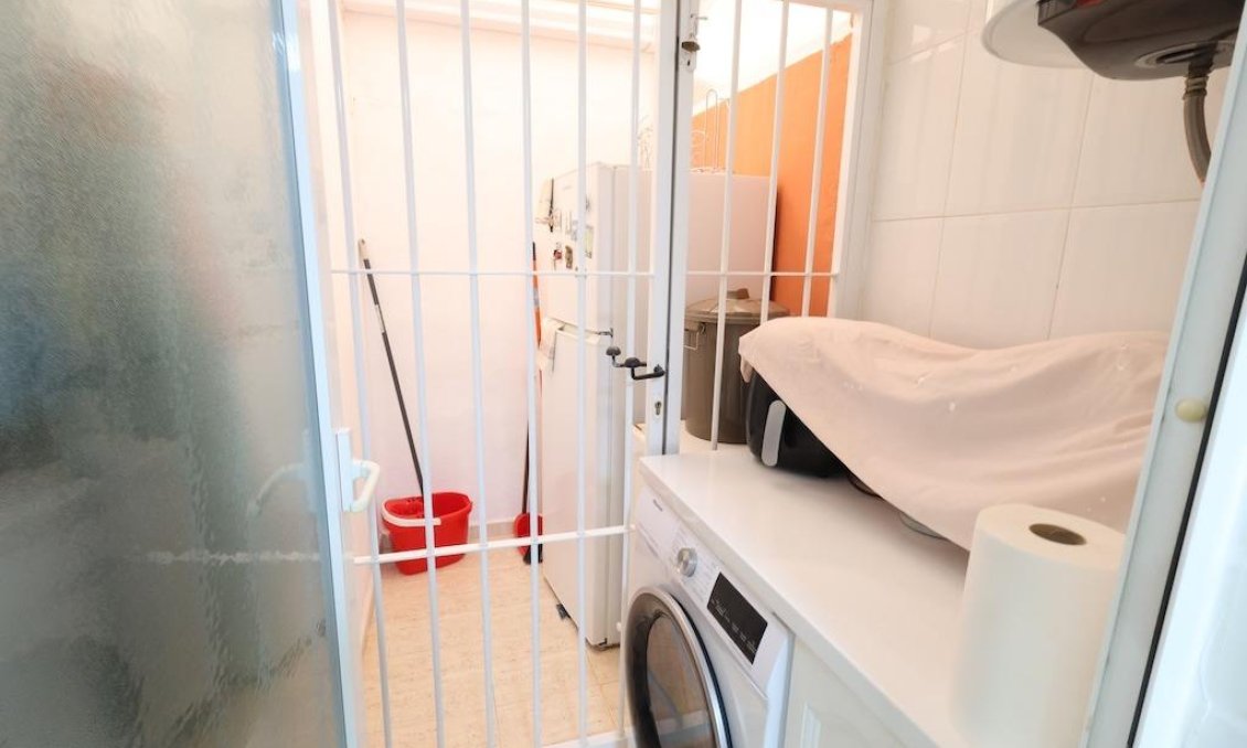 Wiederverkauf - Bungalow -
Orihuela Costa - Costa Blanca