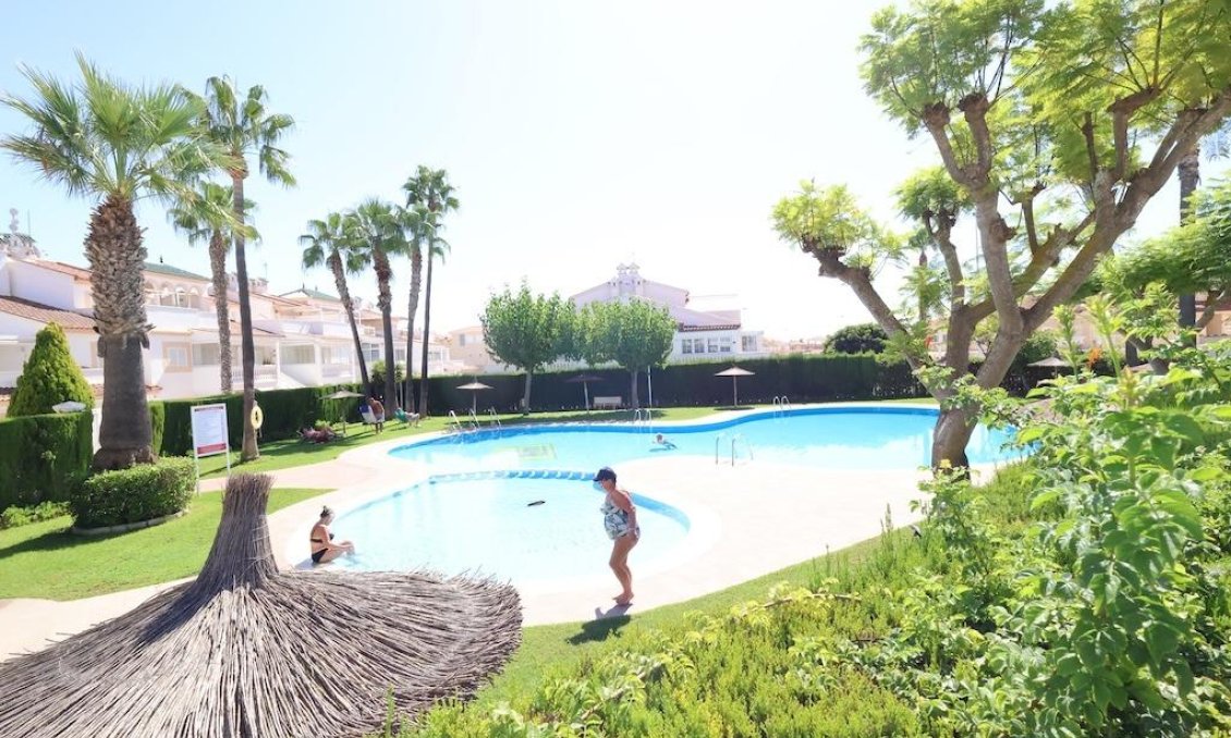 Wiederverkauf - Bungalow -
Orihuela Costa - Costa Blanca