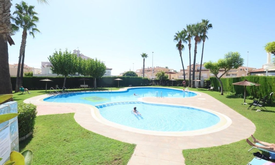 Wiederverkauf - Bungalow -
Orihuela Costa - Costa Blanca