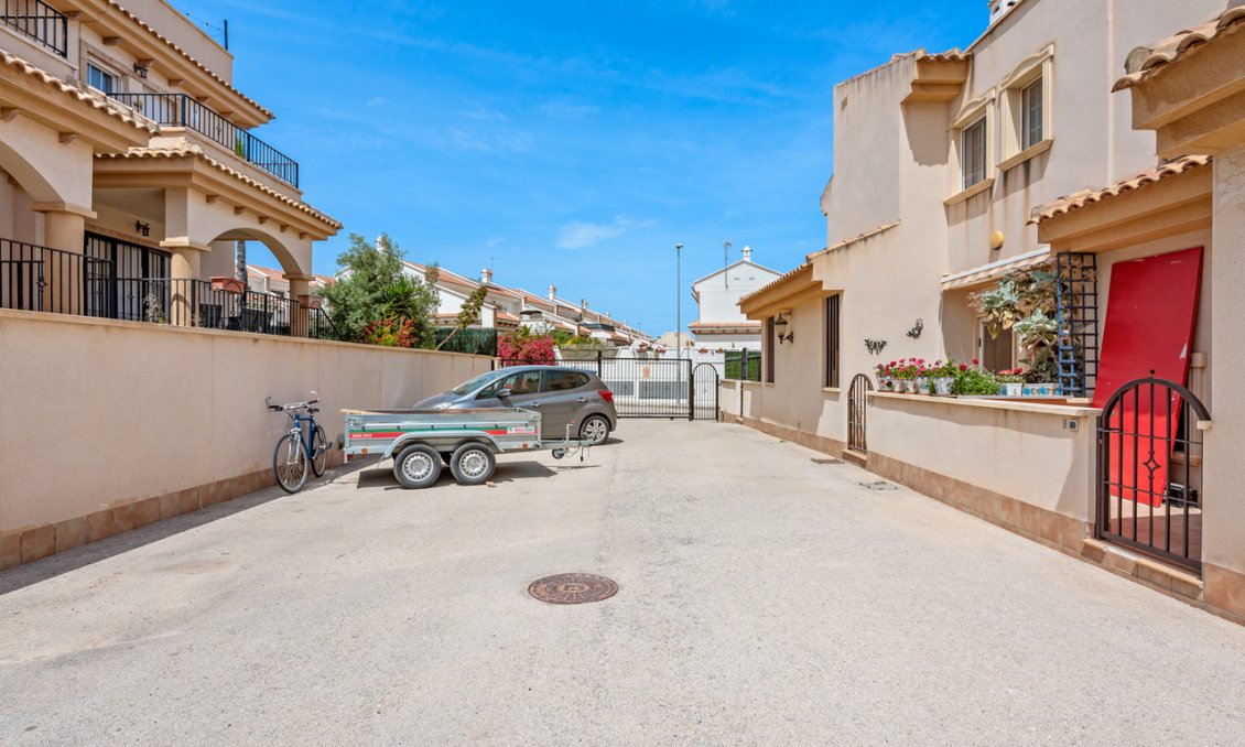 Wiederverkauf - Stadthaus -
San Miguel de Salinas - Inland