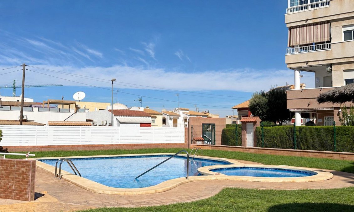 Segunda mano - Apartamento -
Torrevieja - Playa del Cura