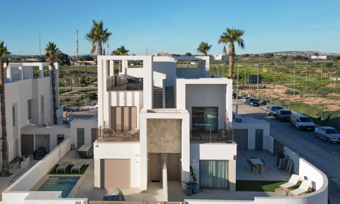 Obra nueva - Villa -
Los Alcazares - Serena Golf