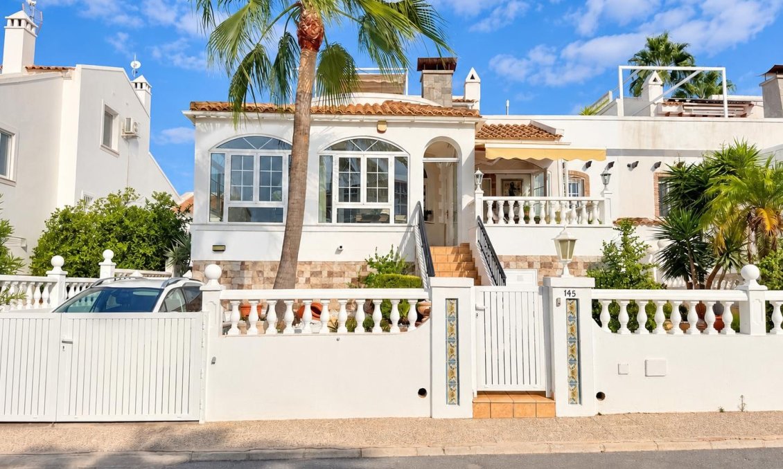 Wiederverkauf - Villa -
Orihuela Costa - Costa Blanca