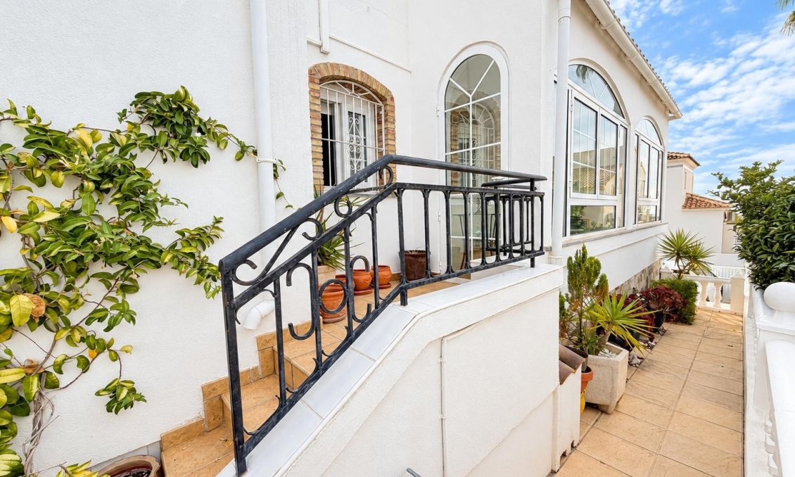 Wiederverkauf - Villa -
Orihuela Costa - Costa Blanca