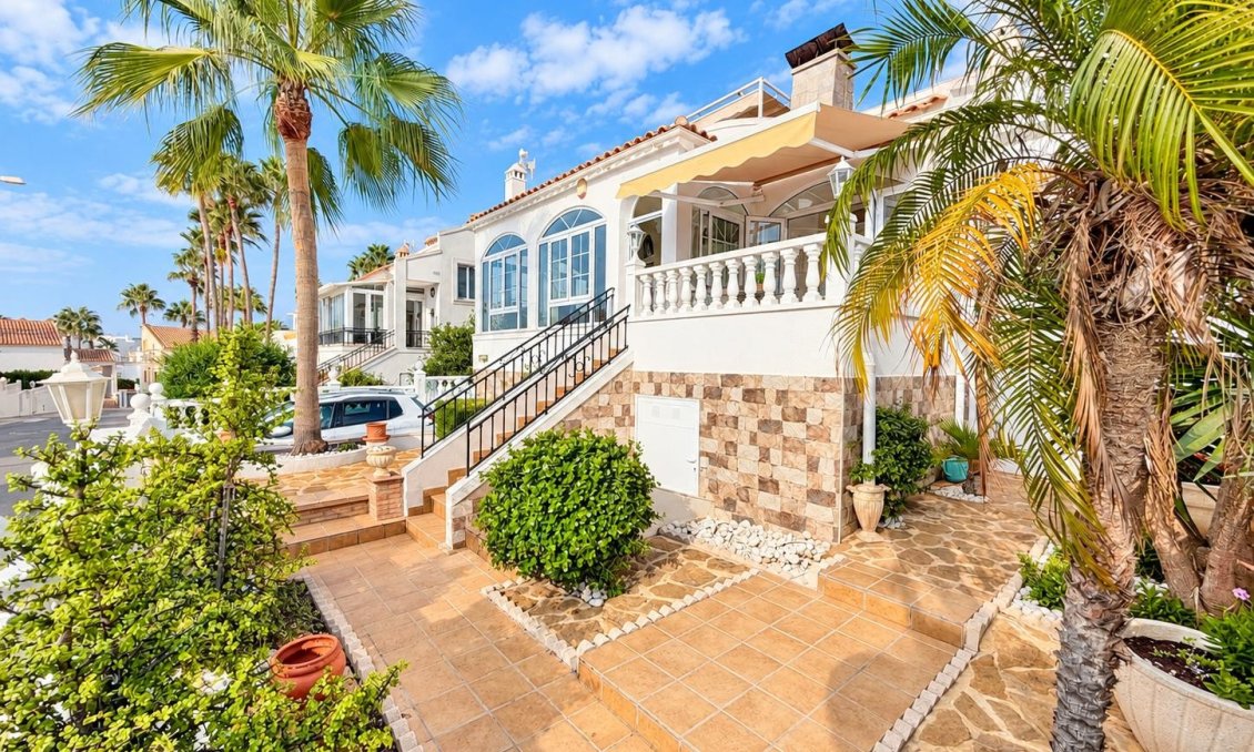 Wiederverkauf - Villa -
Orihuela Costa - Costa Blanca