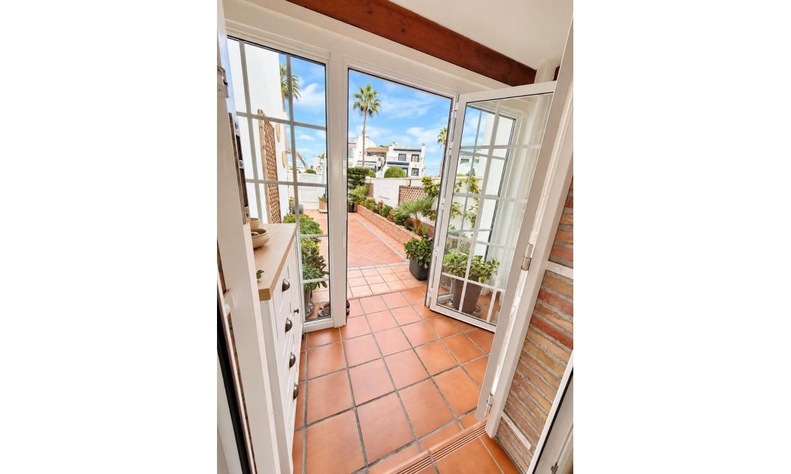 Wiederverkauf - Villa -
Orihuela Costa - Costa Blanca