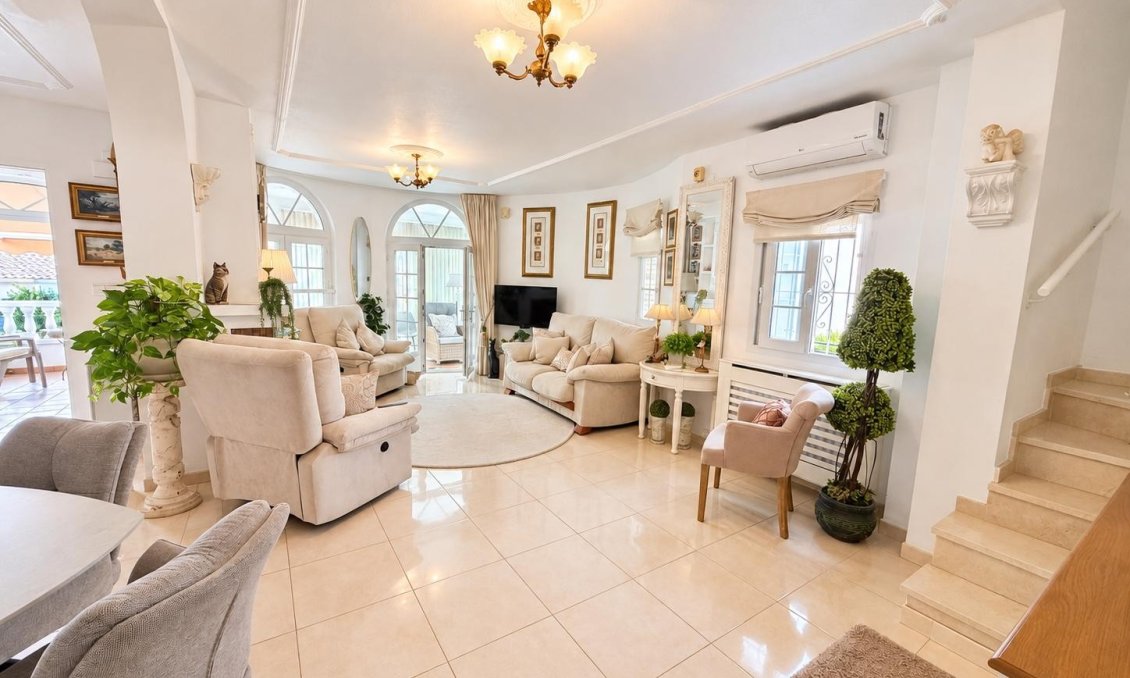 Wiederverkauf - Villa -
Orihuela Costa - Costa Blanca
