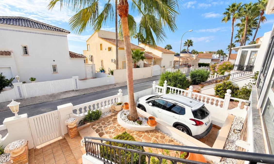 Wiederverkauf - Villa -
Orihuela Costa - Costa Blanca