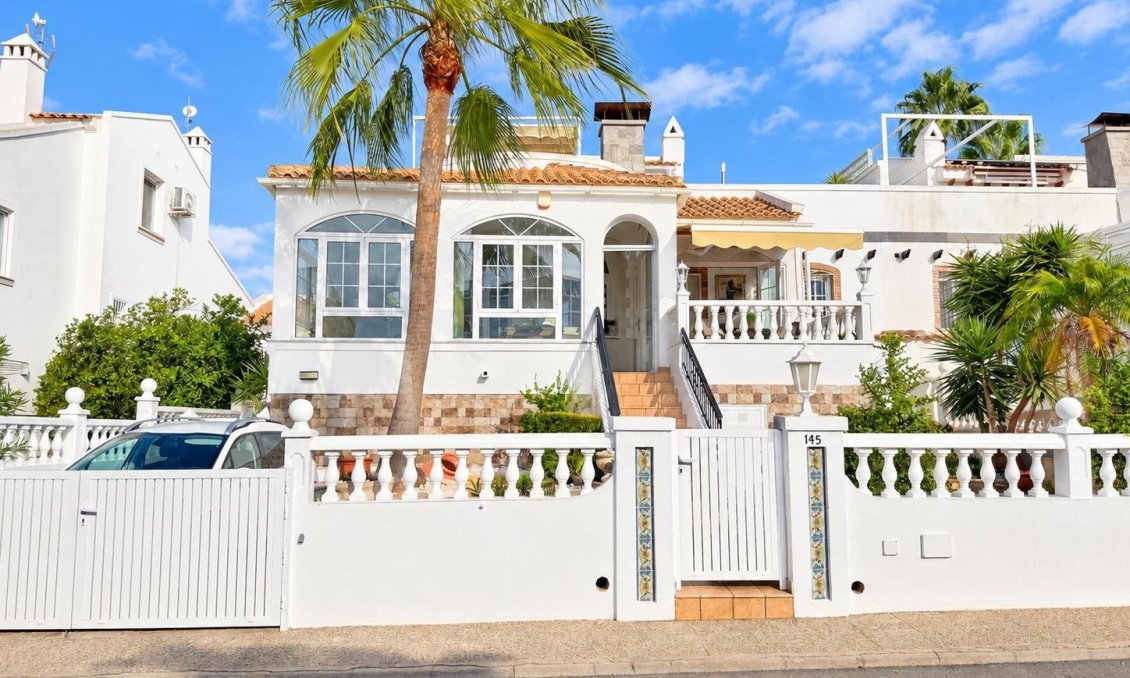 Wiederverkauf - Villa -
Orihuela Costa - Costa Blanca