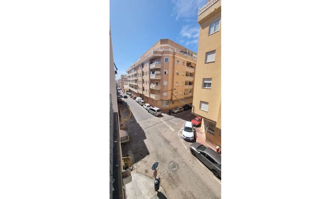 Segunda mano - Apartamento -
Torrevieja - El Molino