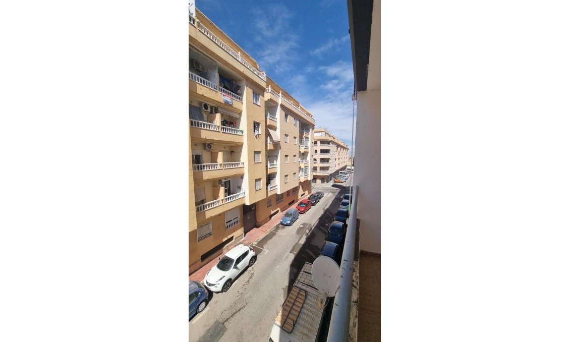 Segunda mano - Apartamento -
Torrevieja - El Molino