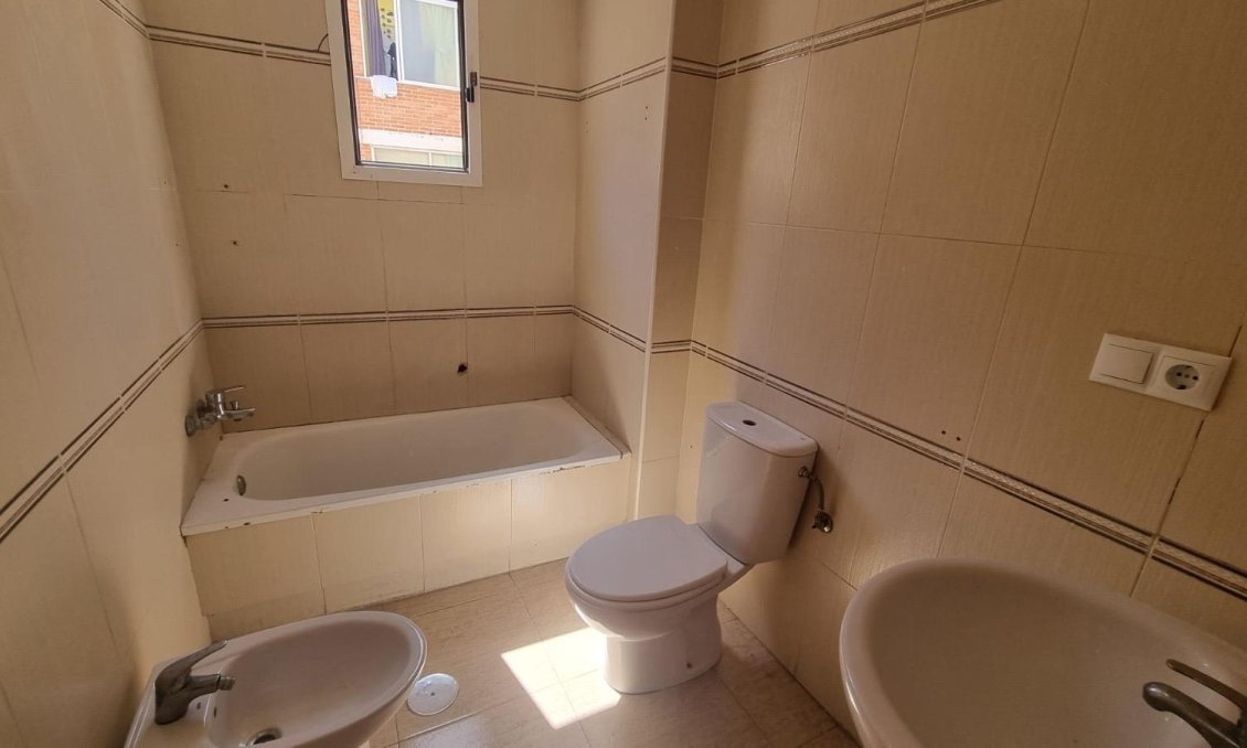 Segunda mano - Apartamento -
Torrevieja - El Molino