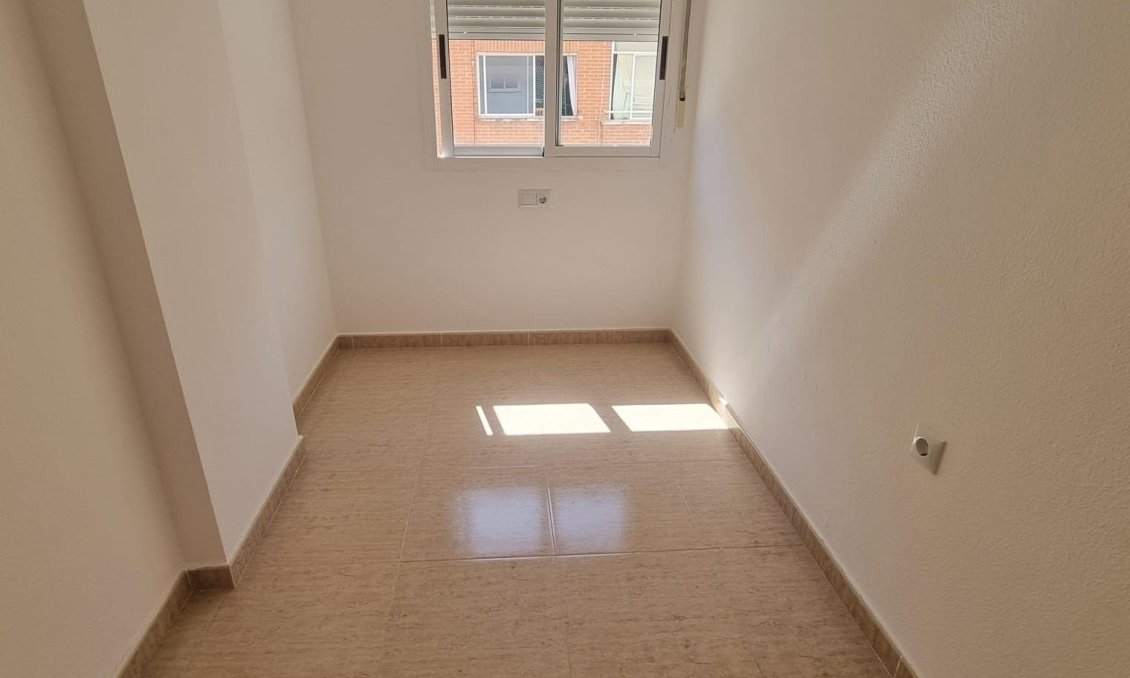 Segunda mano - Apartamento -
Torrevieja - El Molino