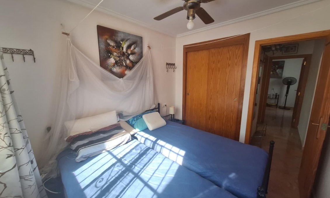 Wiederverkauf - Bungalow -
Torrevieja - El Limonar