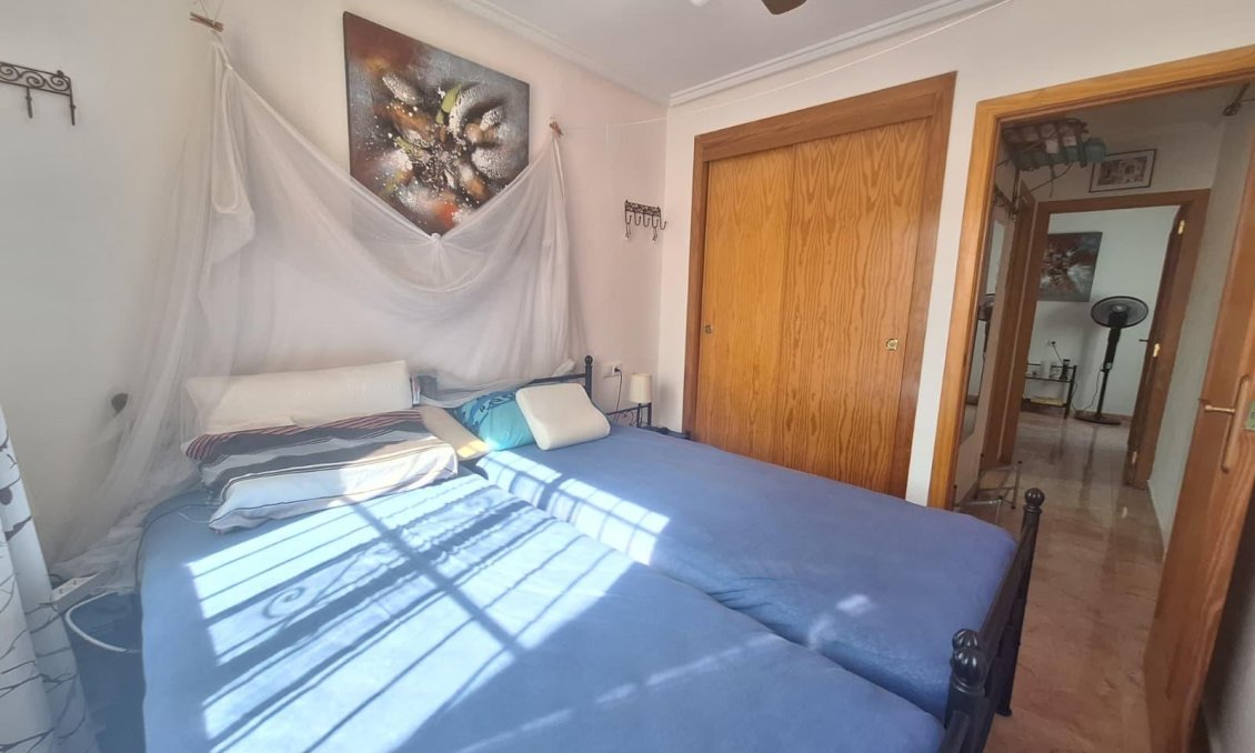 Wiederverkauf - Bungalow -
Torrevieja - El Limonar