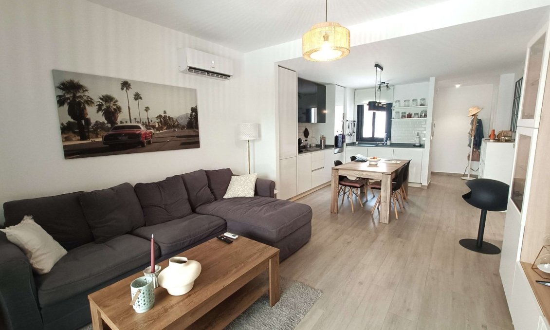 Segunda mano - Apartamento -
San Miguel de Salinas - Inland