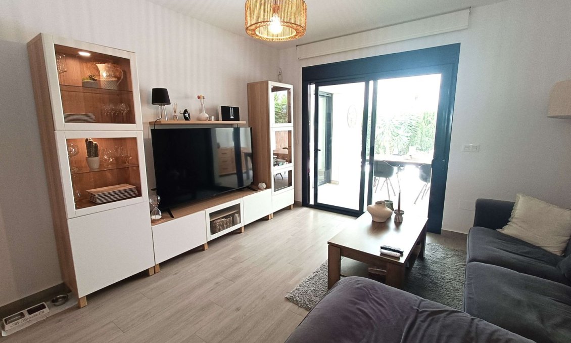 Segunda mano - Apartamento -
San Miguel de Salinas - Inland