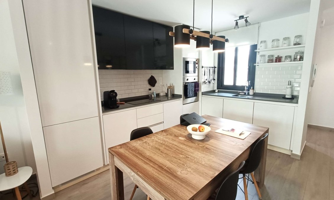 Segunda mano - Apartamento -
San Miguel de Salinas - Inland