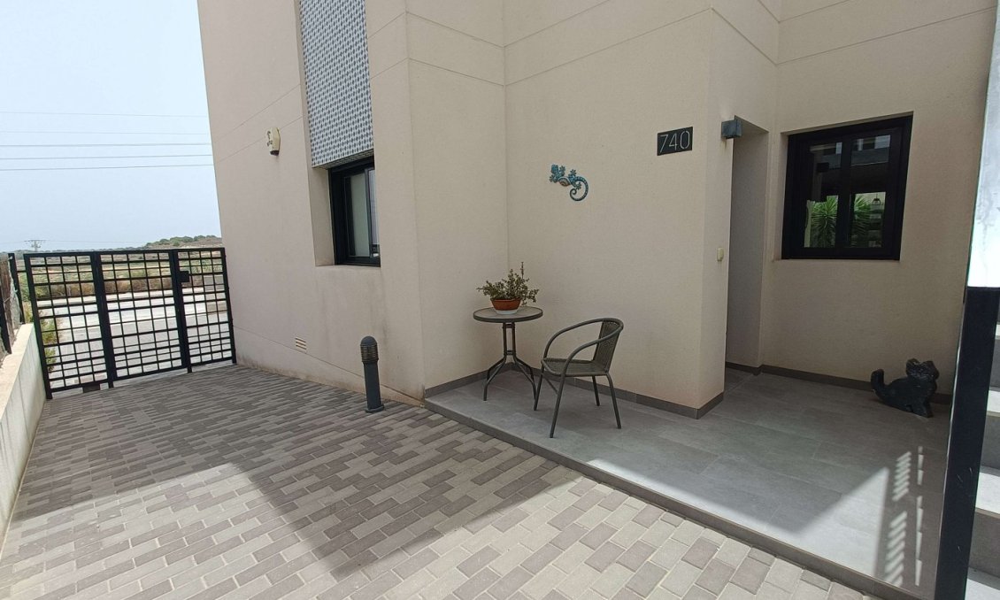 Segunda mano - Apartamento -
San Miguel de Salinas - Inland