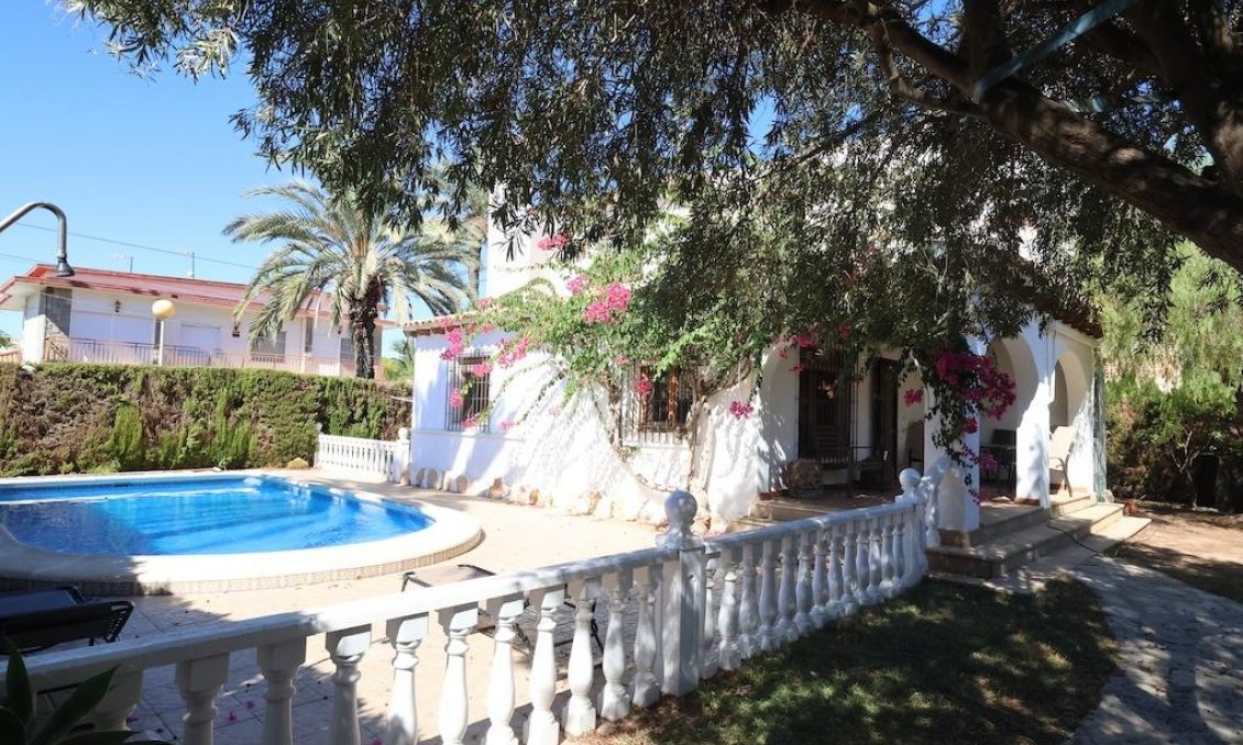 Wiederverkauf - Villa -
Orihuela Costa - Costa Blanca