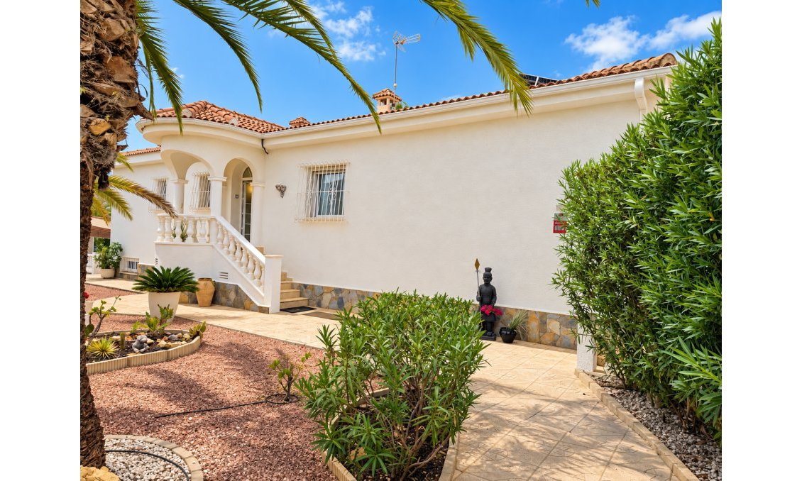Segunda mano - Villa -
Ciudad Quesada - Costa Blanca