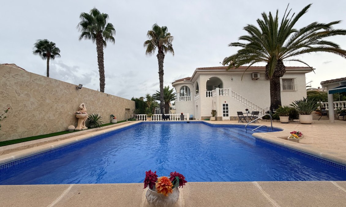Segunda mano - Villa -
Ciudad Quesada - Costa Blanca