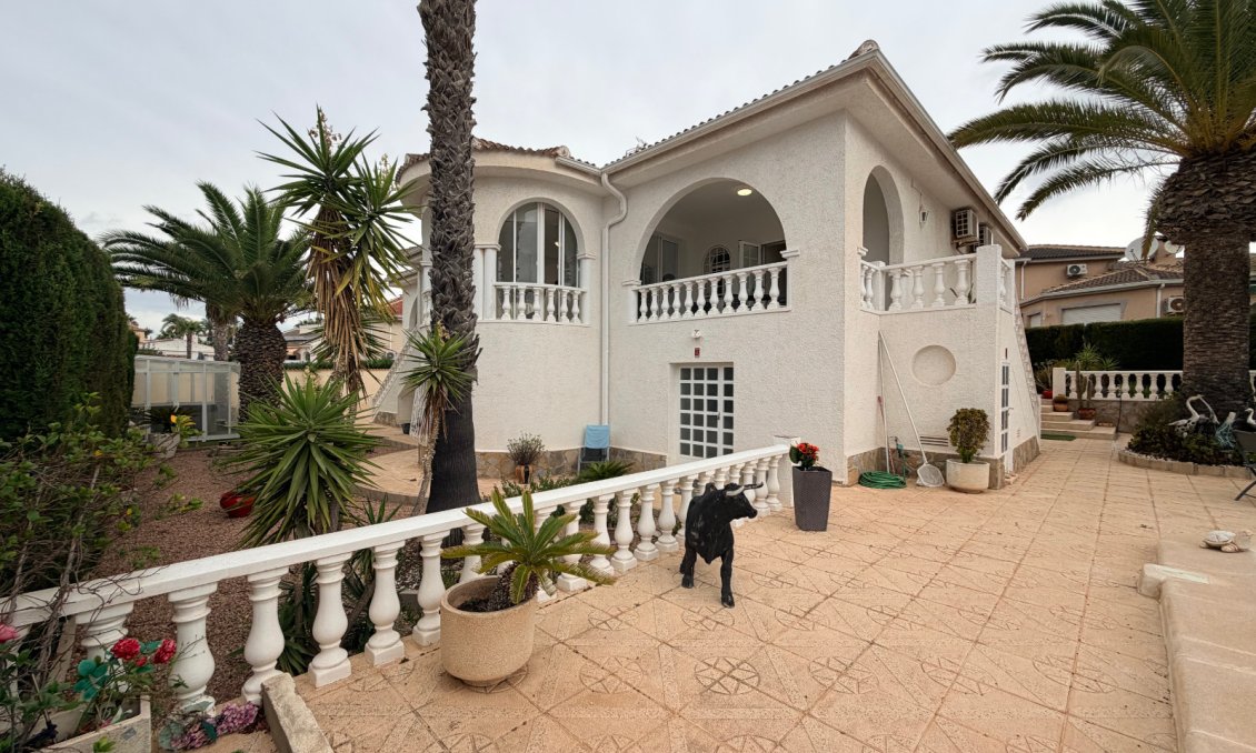 Segunda mano - Villa -
Ciudad Quesada - Costa Blanca