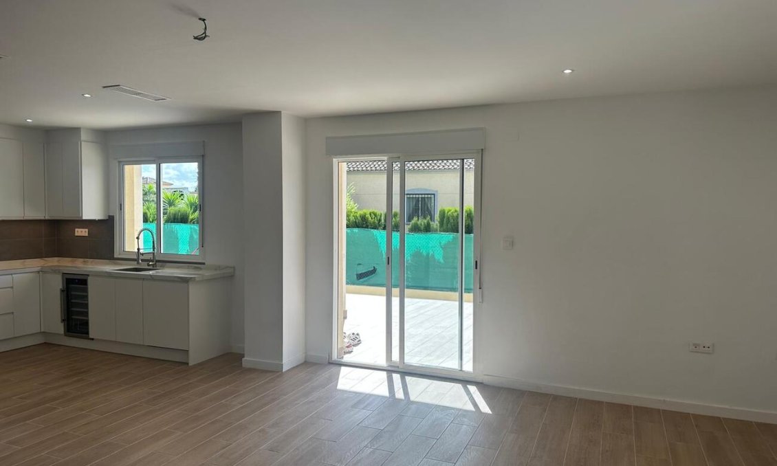 Segunda mano - Villa -
Catral - Costa Blanca