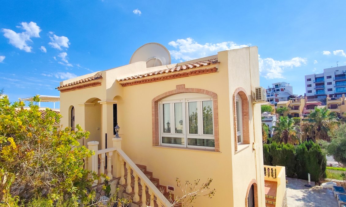 Segunda mano - Villa -
Villamartin - Costa Blanca