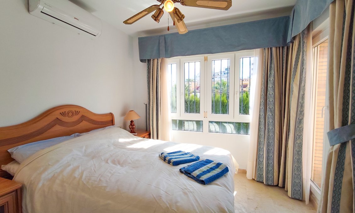 Segunda mano - Villa -
Villamartin - Costa Blanca