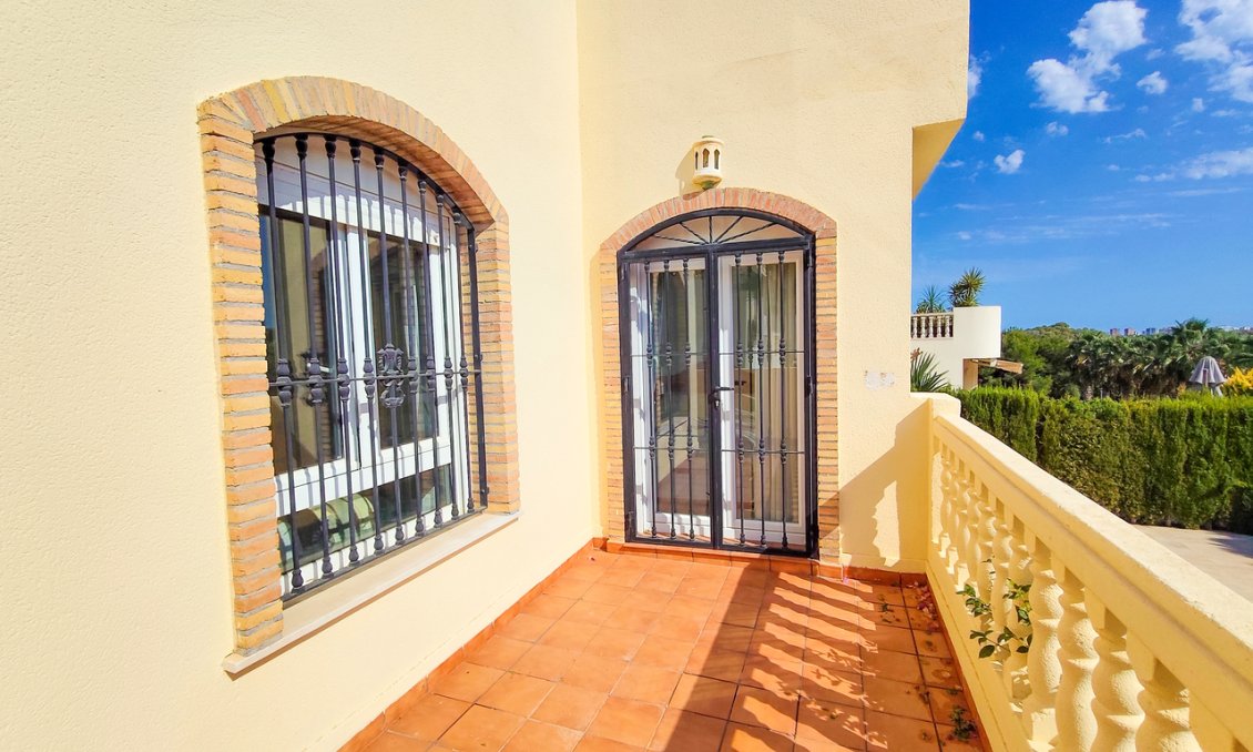 Segunda mano - Villa -
Villamartin - Costa Blanca