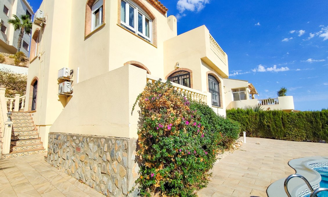 Segunda mano - Villa -
Villamartin - Costa Blanca