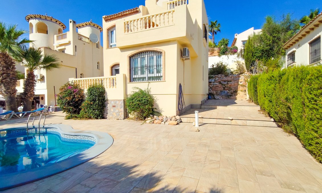 Segunda mano - Villa -
Villamartin - Costa Blanca