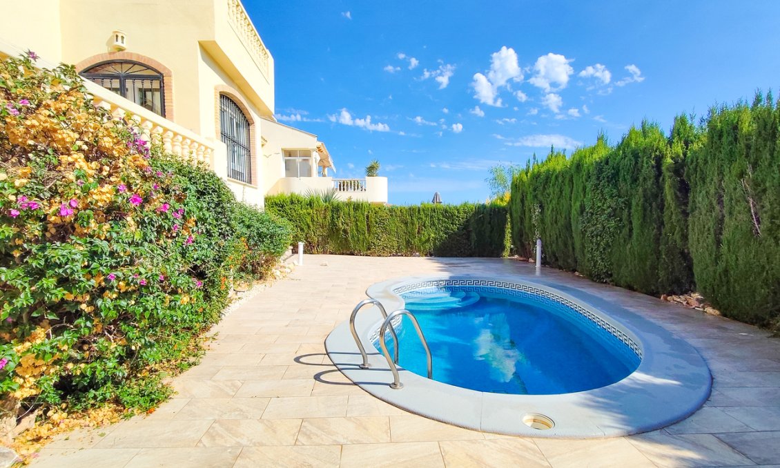 Segunda mano - Villa -
Villamartin - Costa Blanca