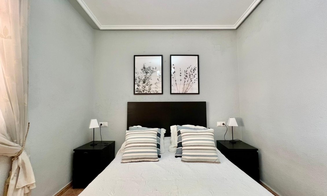 Segunda mano - Apartamento -
Torrevieja - PARQUE DE LAS NACIONES
